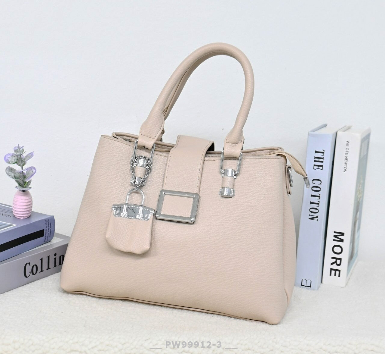 PW-99912-3 สีเบจ ราคาส่ง330ปลีก430บาท กระเป๋าสะพายทรงโท้ท3ช่องแยก